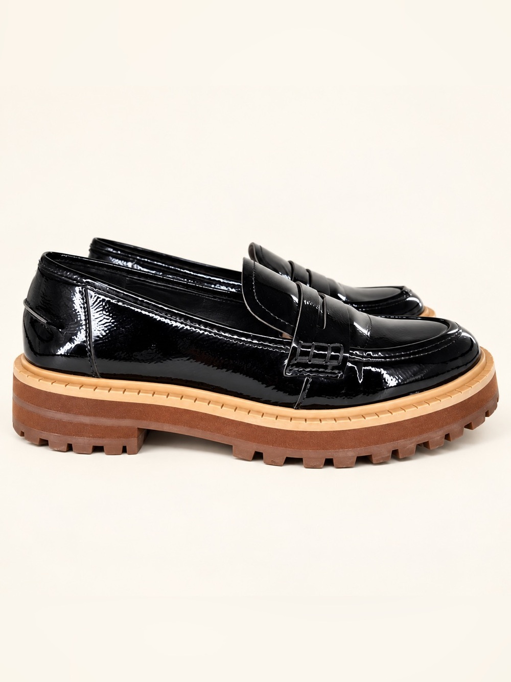 Vince Camuto Loafers Lug Sole Patent Leather Black 6.5
